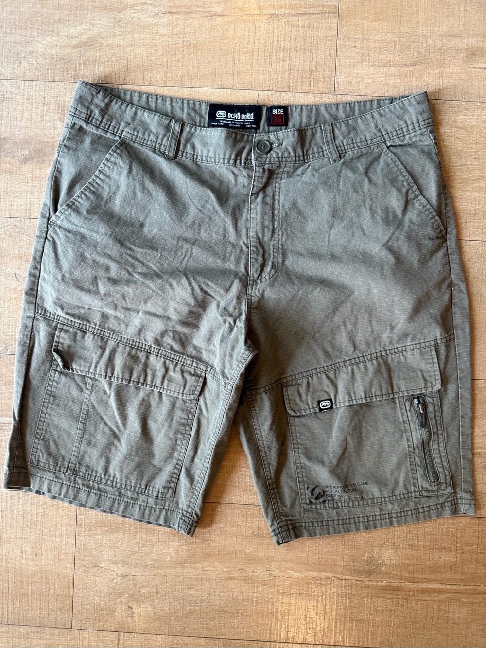 Ecko Unlimited actual factual Olive rip stop Cargo Shorts 36 baggy street indie